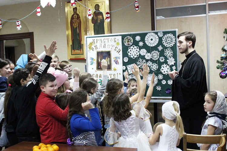 Рождественский утренник прошел в Воскресной школе Свято-Духова храма Рождественский утренник прошел в Воскресной школе Свято-Духова храма