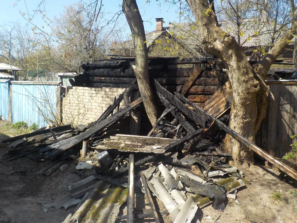 в бобруйске горел сарай вероятно из-за детских игр с огнём