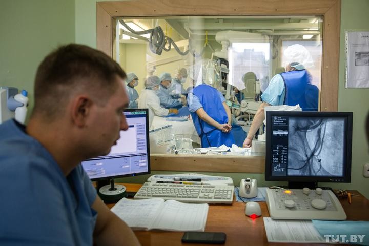 COVID-19 влияет не только на легкие, но и на сосуды, сердце и почки. Врачи рассказывают как именно COVID-19 влияет не только на легкие, но и на сосуды, сердце и почки. Врачи рассказывают как именно