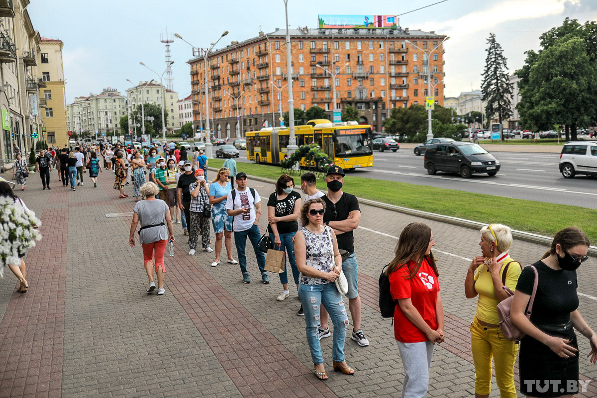 Цепь солидарности в Минске: акция длилась больше шести часов Цепь солидарности в Минске: акция длилась больше шести часов