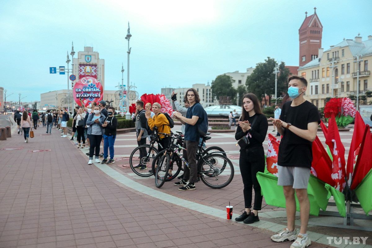 Цепь солидарности в Минске: акция длилась больше шести часов Цепь солидарности в Минске: акция длилась больше шести часов