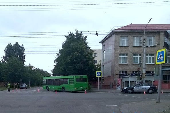 На Интернациональной автобус сбил ребёнка на велосипеде На Интернациональной автобус сбил ребёнка на велосипеде
