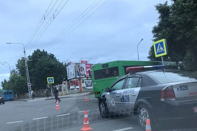 На Интернациональной автобус сбил ребёнка на велосипеде На Интернациональной автобус сбил ребёнка на велосипеде