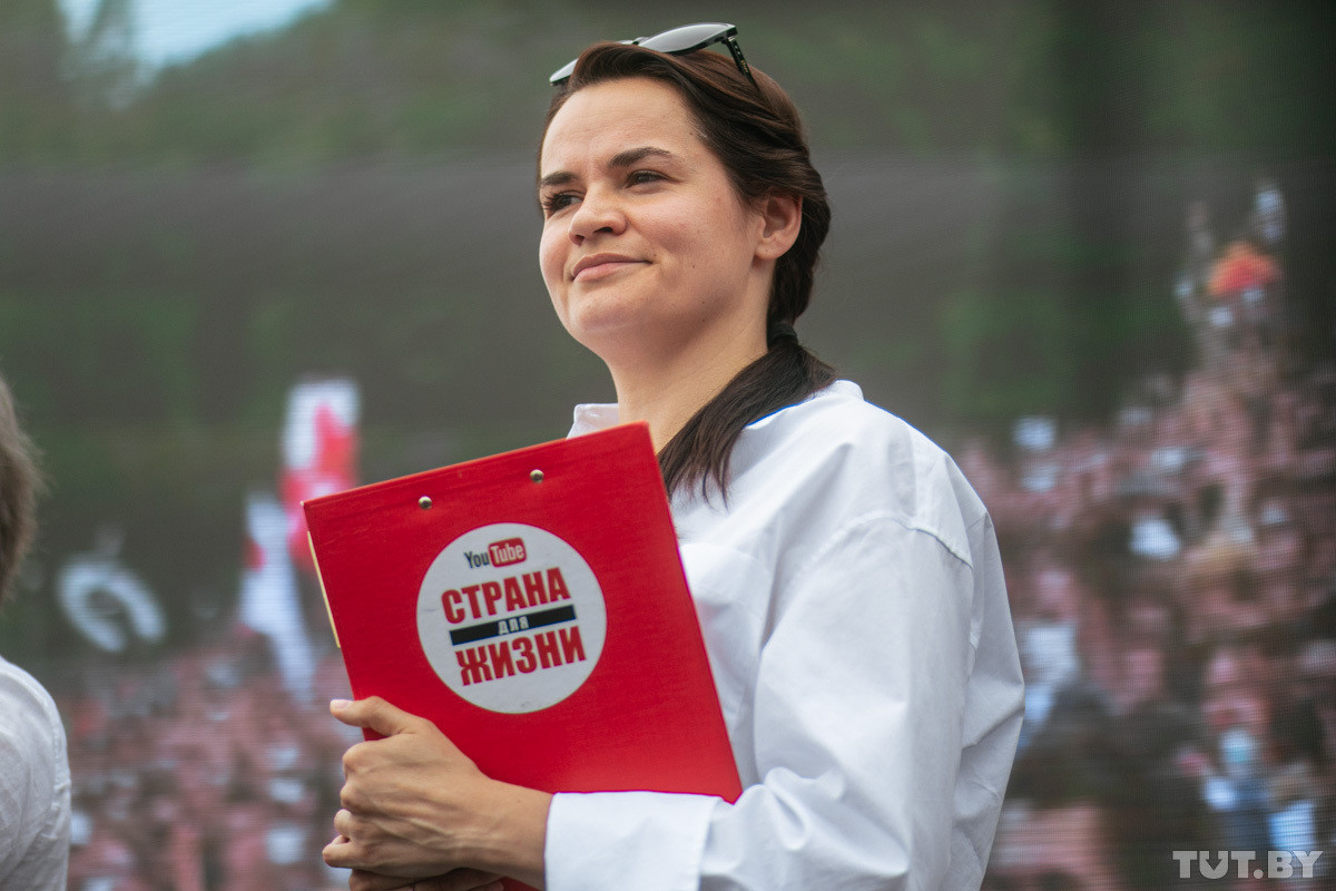 Рост зарплат в два раза и новые выборы. Что еще обещают кандидаты в предвыборных программах Рост зарплат в два раза и новые выборы. Что еще обещают кандидаты в предвыборных программах
