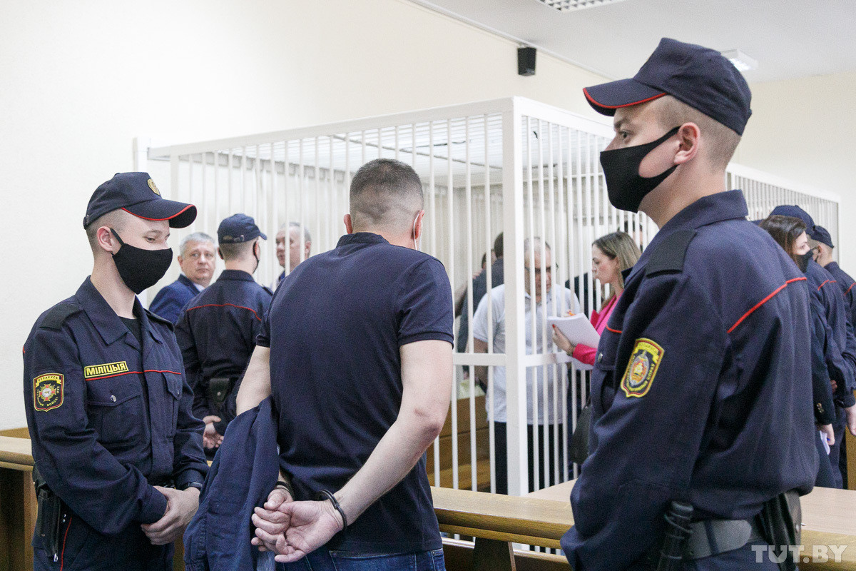 «Зарплата вырастет в два раза». Сравниваем обещания Лукашенко во всех его предвыборных программах «Зарплата вырастет в два раза». Сравниваем обещания Лукашенко во всех его предвыборных программах