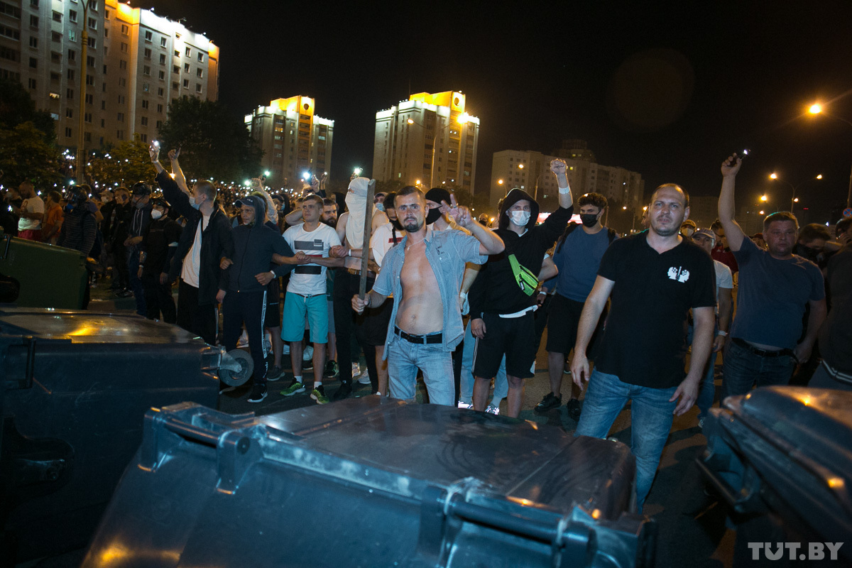 Как Беларусь протестовала в вечер выборов. Фотофакт Как Беларусь протестовала в вечер выборов. Фотофакт