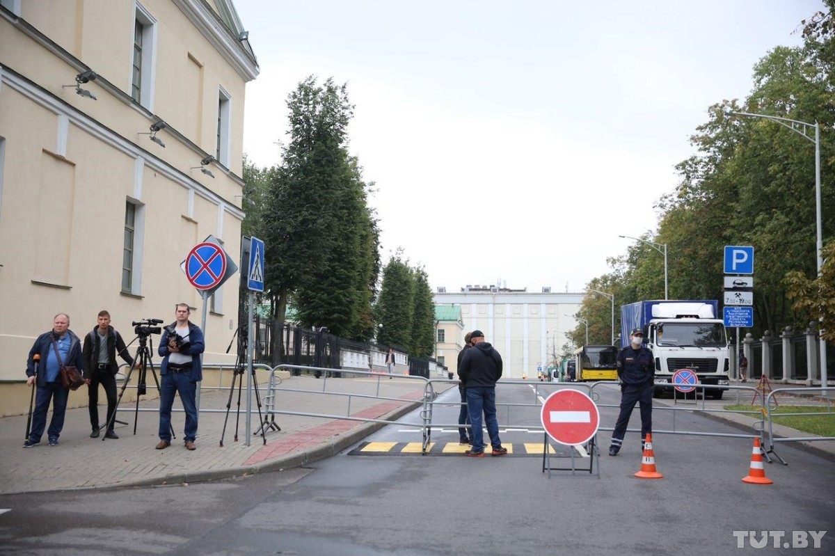 «Все в порядке, дали объяснения». Знак вышел с допроса в СК «Все в порядке, дали объяснения». Знак вышел с допроса в СК
