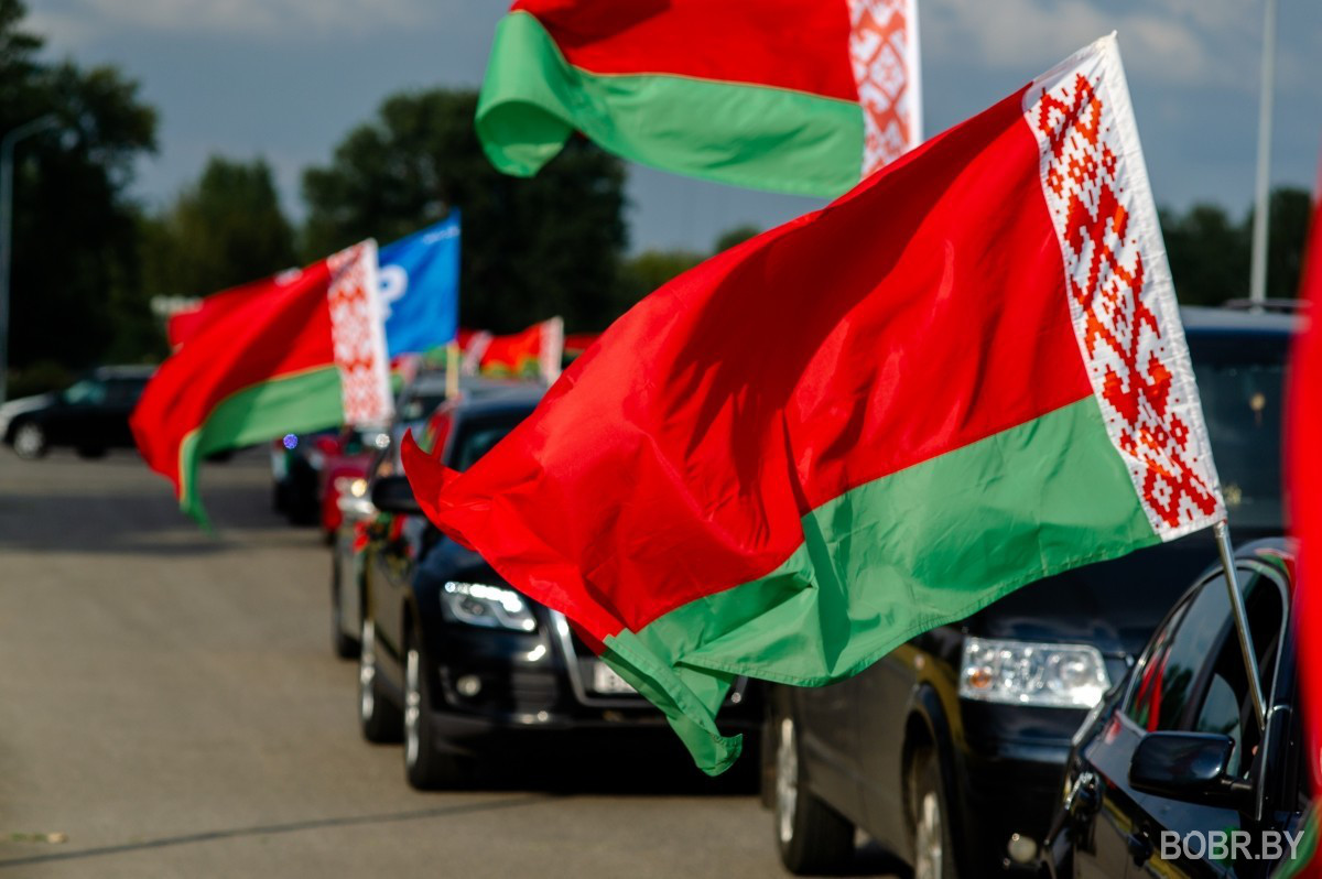 В Бобруйске прошёл автопробег в поддержку Александра Лукашенко. Фоторепортаж В Бобруйске прошёл автопробег в поддержку Александра Лукашенко. Фоторепортаж