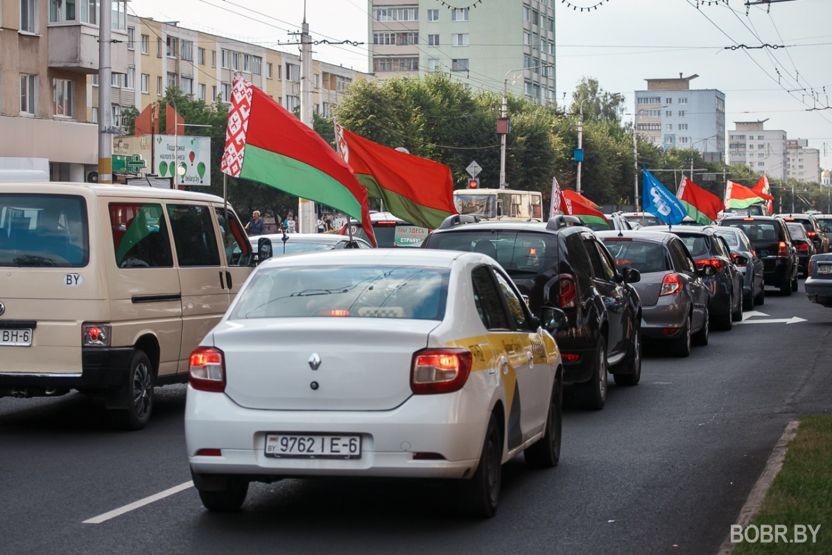 В Бобруйске прошёл автопробег в поддержку Александра Лукашенко. Фоторепортаж В Бобруйске прошёл автопробег в поддержку Александра Лукашенко. Фоторепортаж