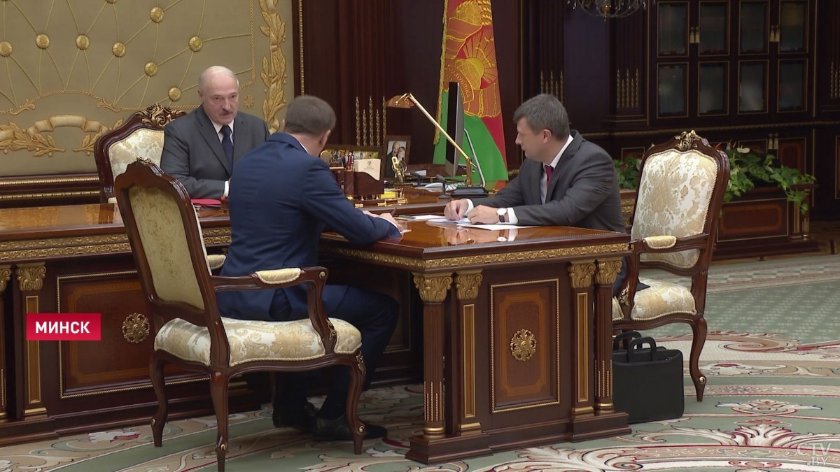 Александр Лукашенко: ветераны оказались фактически опорой нашей государственности. Нельзя их обидеть ни в коем случае Александр Лукашенко: ветераны оказались фактически опорой нашей государственности. Нельзя их обидеть ни в коем случае