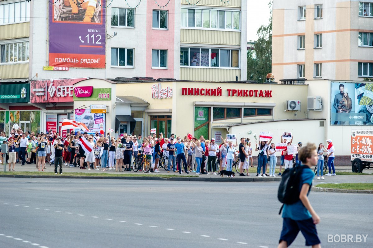 Сегодня в Бобруйске прошёл марш мира и независимости Сегодня в Бобруйске прошёл марш мира и независимости