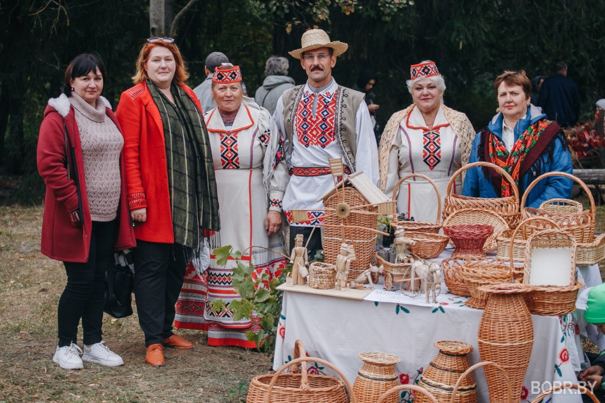 В деревне Глуша прошла ярмарка “Глушанскi хутарок” В деревне Глуша прошла ярмарка “Глушанскi хутарок”