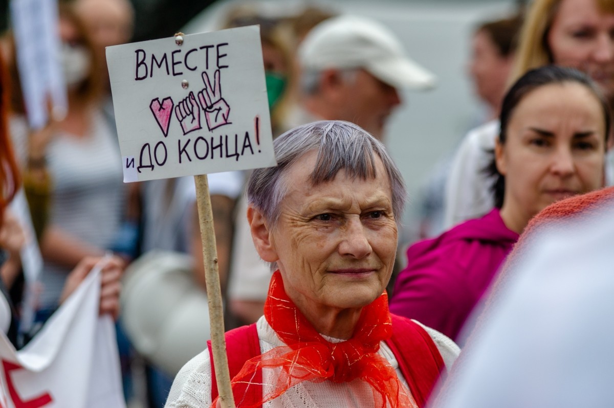 Протестующие «Белшины», «король» с синими пальцами и диджей с собакой: лучшие снимки Юрия Комиссарова Протестующие «Белшины», «король» с синими пальцами и диджей с собакой: лучшие снимки Юрия Комиссарова