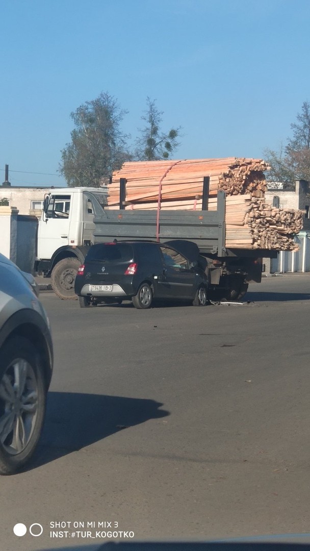 Второе за день: в Бобруйске произошло еще одно ДТП. Фотофакт Второе за день: в Бобруйске произошло еще одно ДТП. Фотофакт