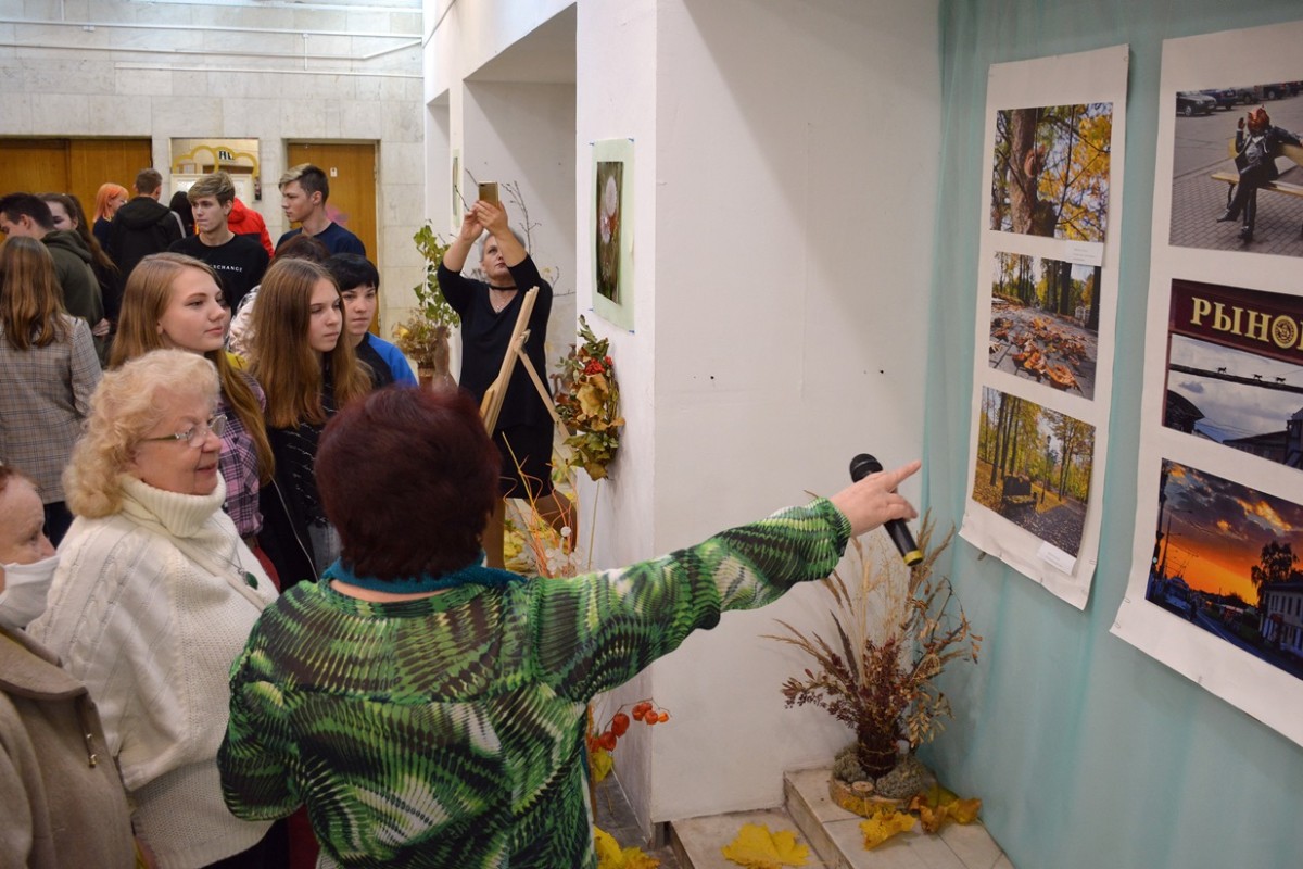 В Бобруйске открылась выставка «Времена года, плюс тысячи оттенков осени»