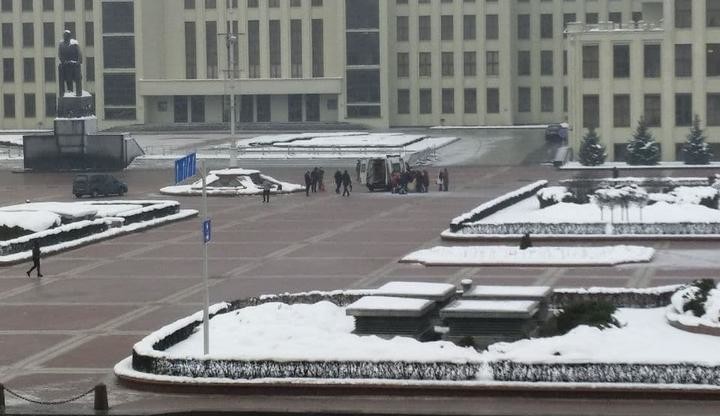 У Дома правительства, предположительно, человек совершил самоподжог У Дома правительства, предположительно, человек совершил самоподжог