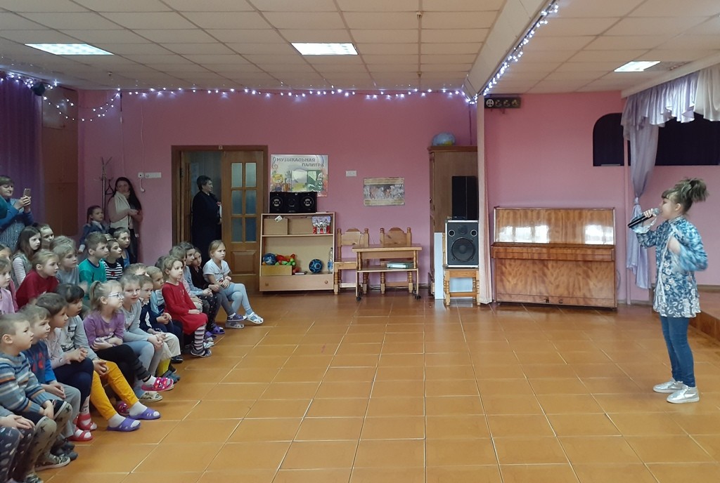 Коллективы Дворца искусств выступили перед отдыхающими детского санатория «Радуга»