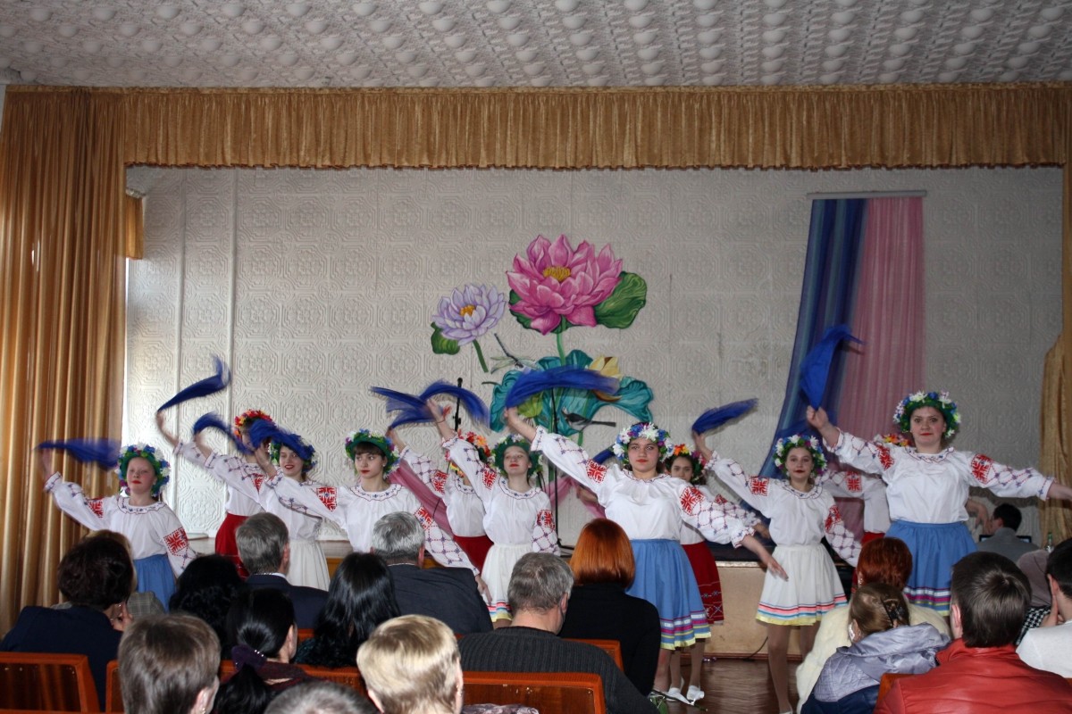 Творческие коллективы Бобруйска поздравили работников ЖКХ с профессиональным праздником