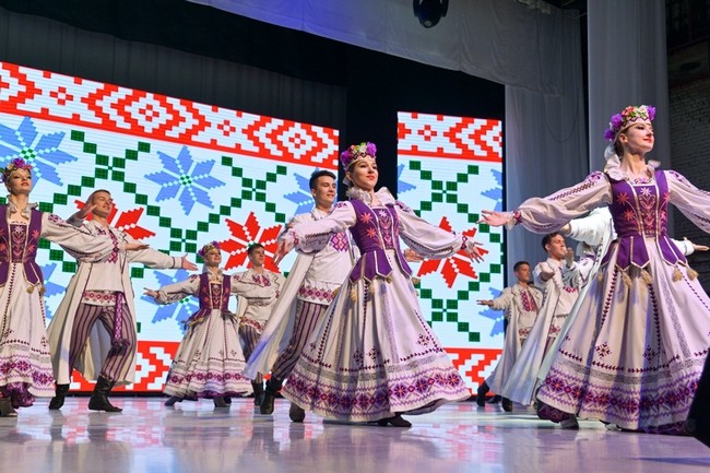 Народный ансамбль танца «Юность» и народный хор имени Балаханова –  подтвердили свои звания