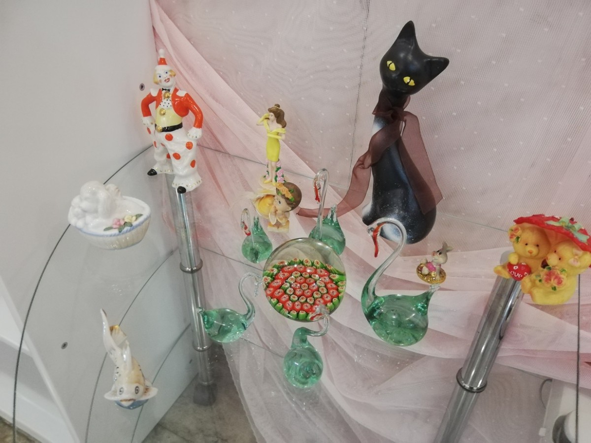 В Бобруйске открылась уникальная выставка домашней статуэтки «Магия фарфора у бабушки на полке»