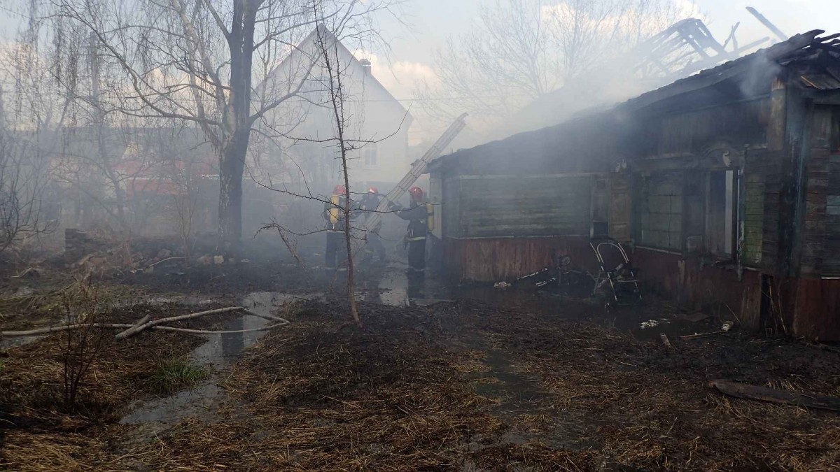 В Бобруйске горел нежилой дом
