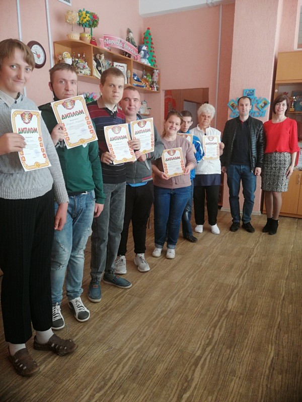В Бобруйске прошли соревнования по дартсу среди людей с инвалидностью