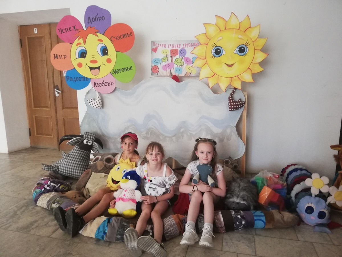 «На радость нашим детям»: в Центре досуга и творчества открылась детская площадка с фотозоной