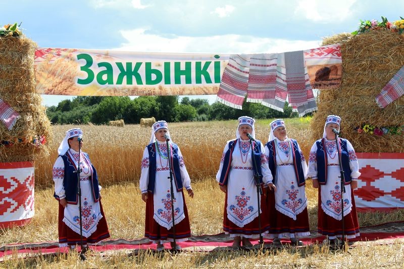 У ААТ “Неўскі-Агра” адсвяткавалі раённае свята “Зажынкі”