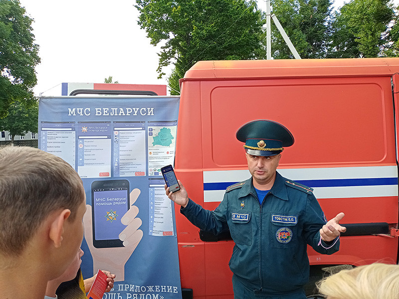 Военно-патриотический лагерь принимал в гости спасателей Бобруйска