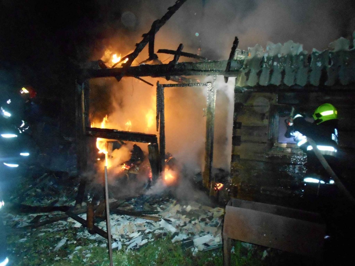 Горели оконная рама, баня и сарай: пожары в Бобруйске и Бобруйском районе за выходные
