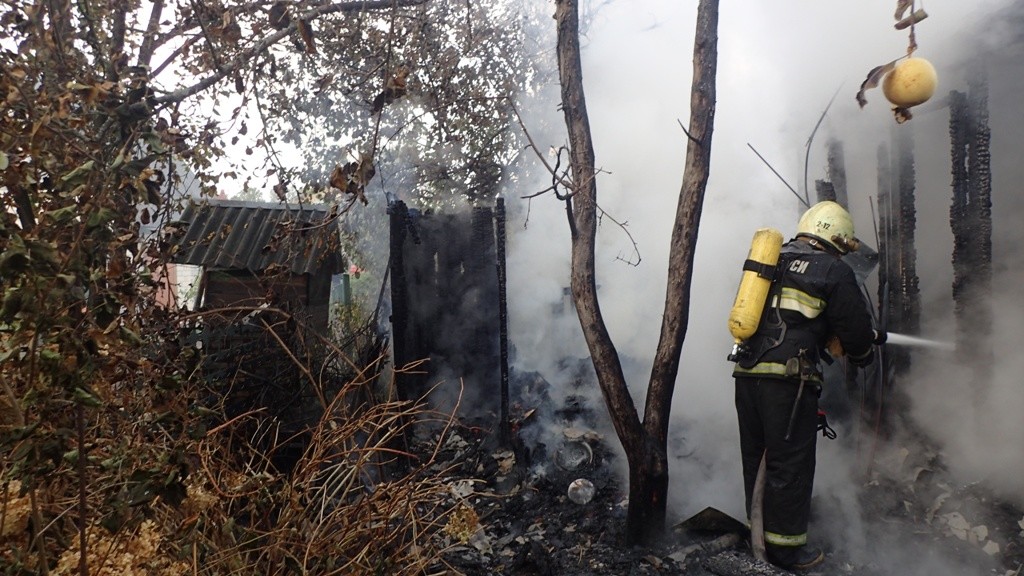 Горели автомобиль и дачный дом: обзор пожаров в Бобруйске и Бобруйском районе
