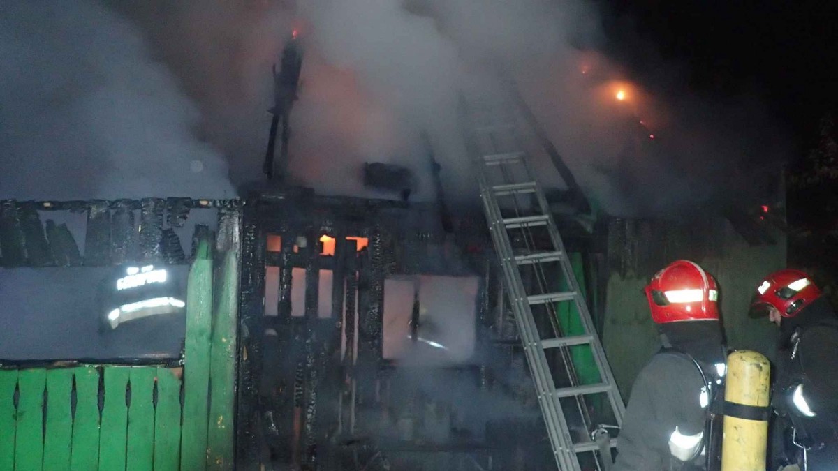 Горели квартира, дачный дом и баня: за прошлую неделю в Бобруйске и Бобруйском районе произошло 3 пожара
