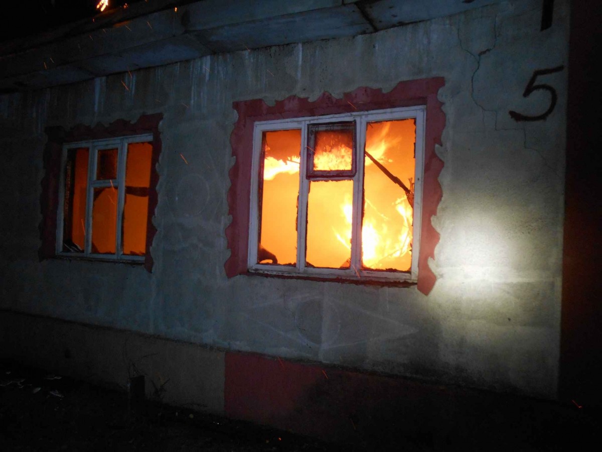 В Бобруйске в Рогачевском переулке горел нежилой дом