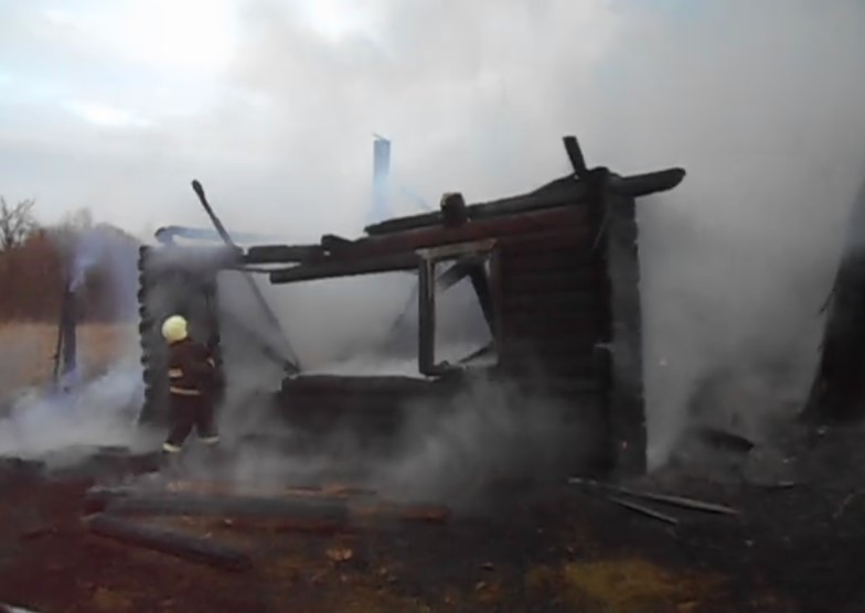 В деревне Мочулки Бобруйского района горел дом
