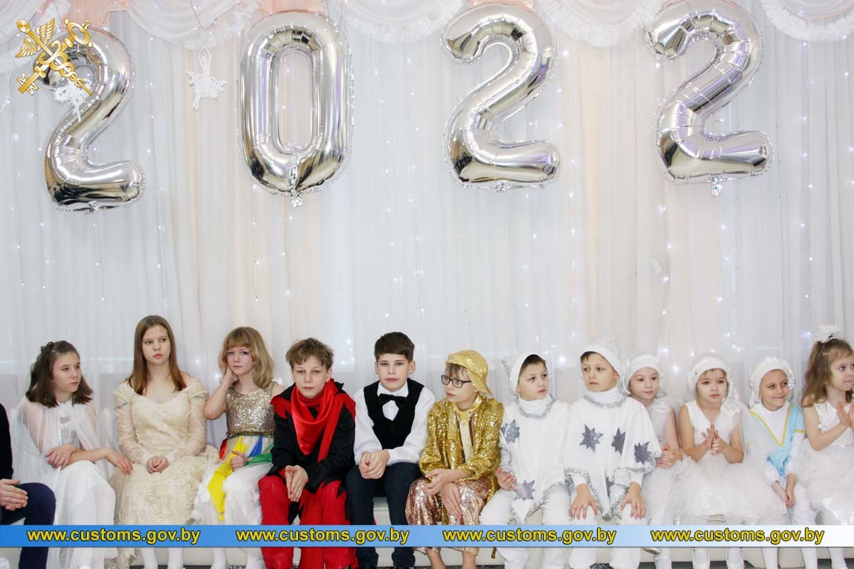 Чужих детей не бывает. Белорусские таможенники присоединились к благотворительной акции «Наши дети»