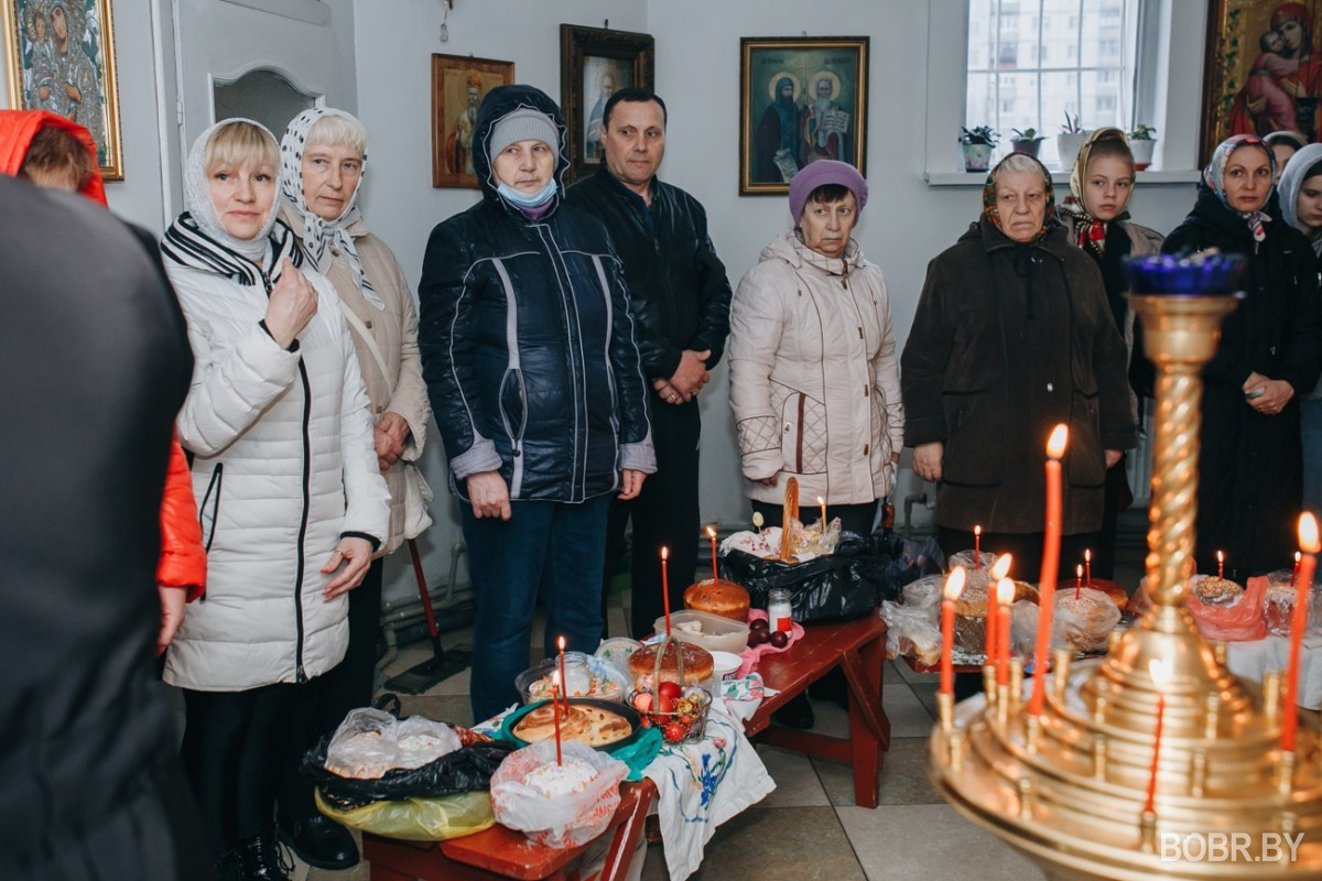 Как прошли Пасхальные службы и освящение куличей в Бобруйске. Фоторепортаж