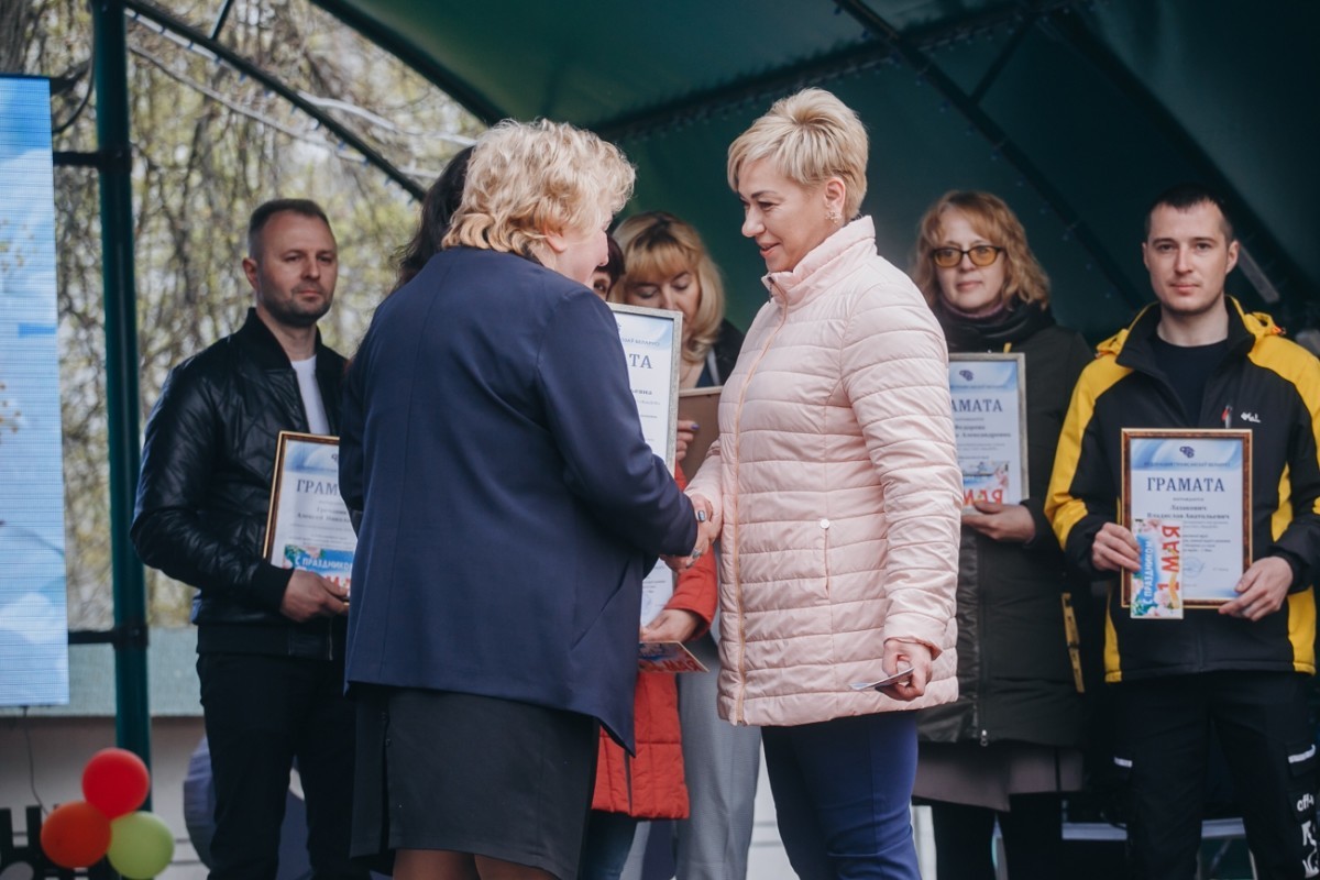 Работников Бобруйска поздравили с Днем Труда. Фоторепортаж