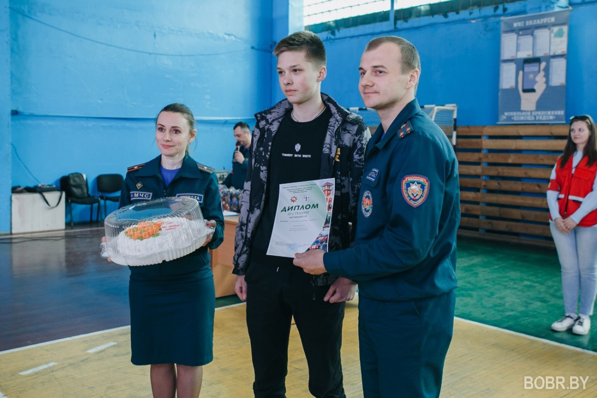 В Бобруйске прошел слет юных спасателей-пожарных
