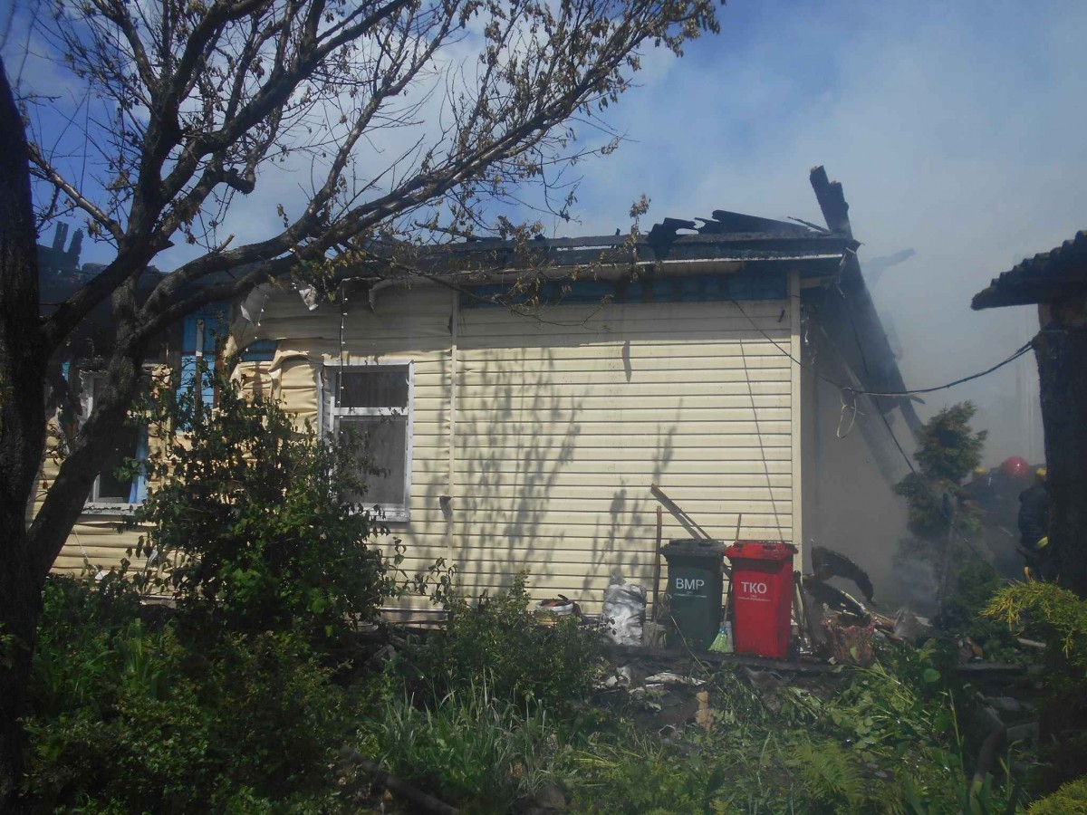 В 1-м переулке 40 лет Октября в Бобруйске горел жилой дом