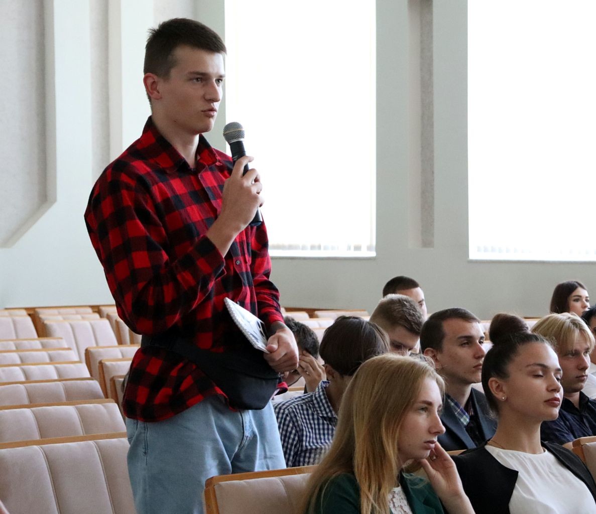 В Бобруйском райисполкоме прошла встреча руководства района с молодыми специалистами