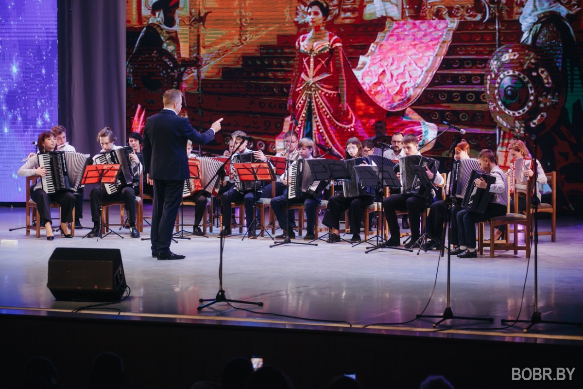 Отчетный концерт творческих коллективов ДШИ №2 прошел во Дворце искусств