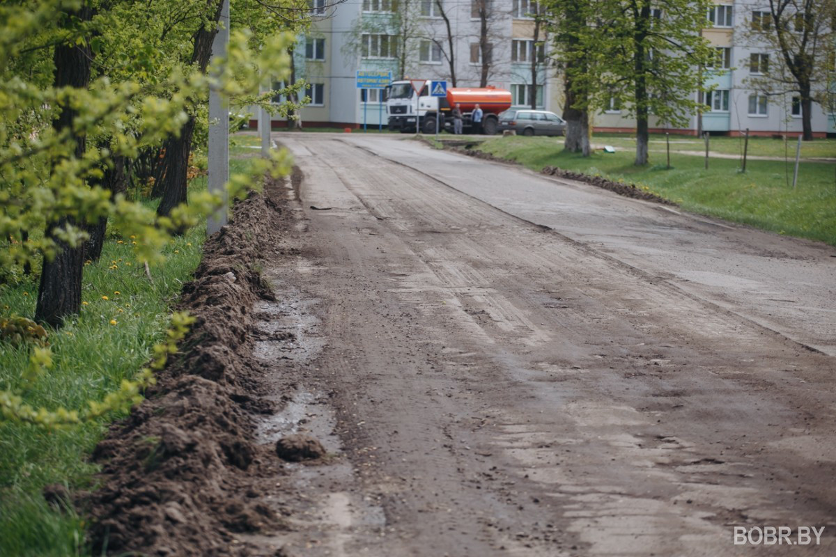 В Бобруйске ремонтируют дороги. Фоторепортаж