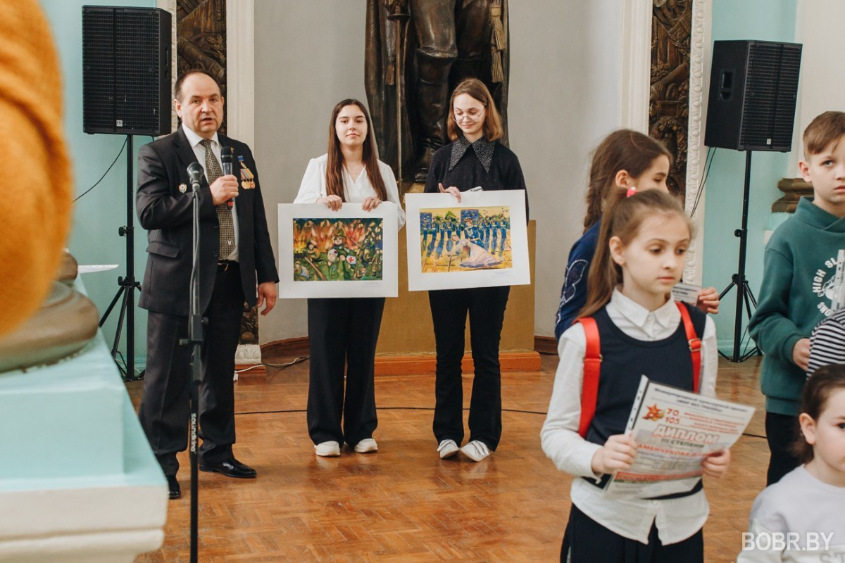 Картины юных художников из Бобруйска представили в Минске