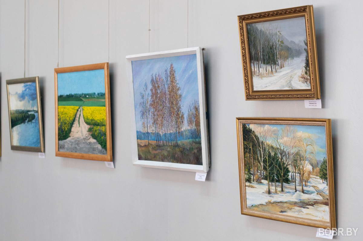 В Бобруйске открылась ежегодная выставка художников-любителей
