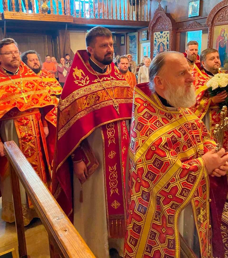 Епископ Серафим совершил Божественную литургию в Николо-Софийском храме г. Бобруйска