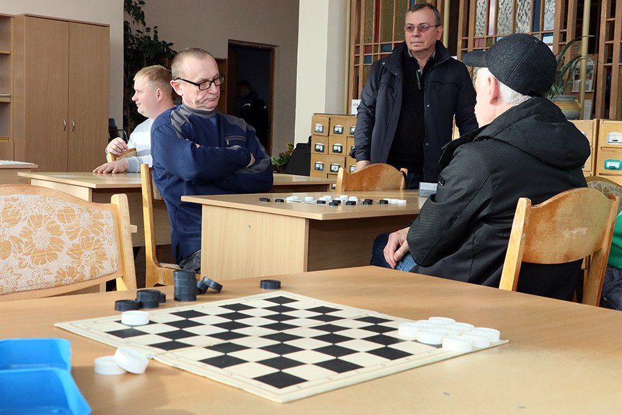 Работники «Белшины» соревновались в шахматах и шашках
