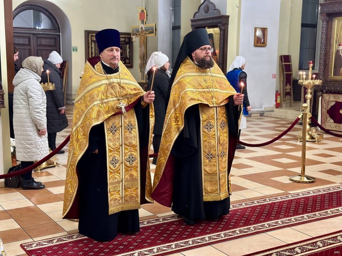 В канун Недели 24-й епископ Серафим возглавил вечернее богослужение в Никольском кафедральном соборе г. Бобруйска