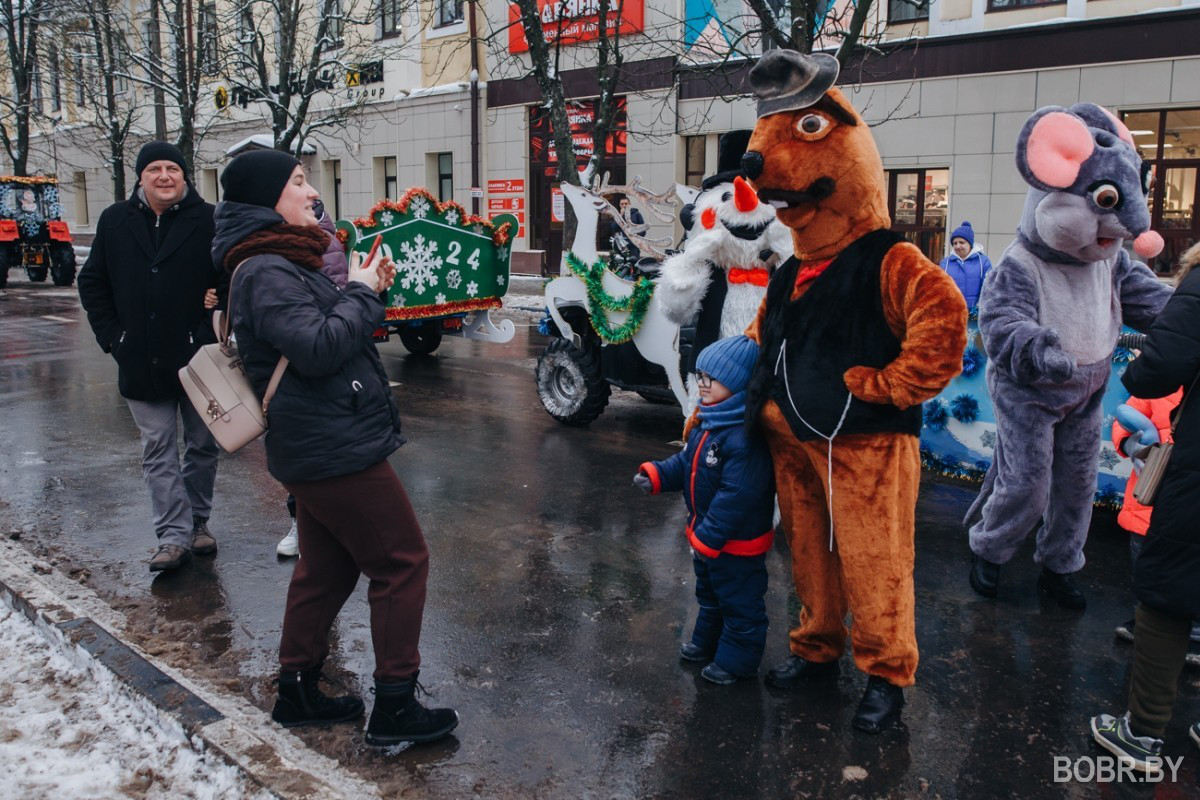 Парад Дедов Морозов в Бобруйске