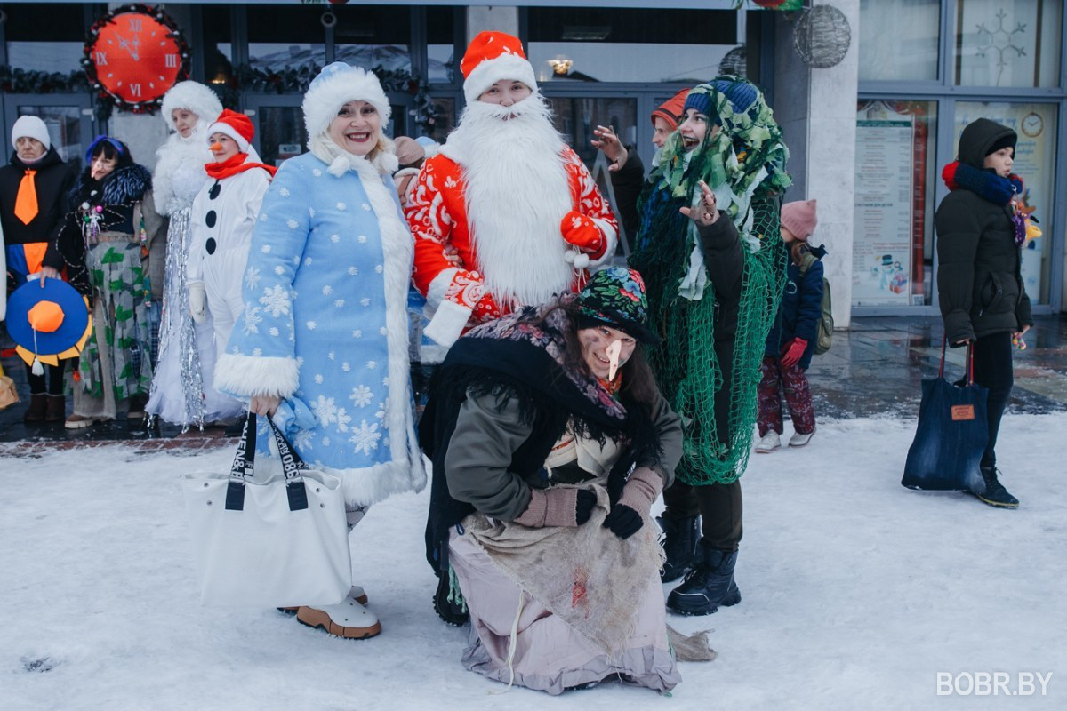 Шествие Дедов Морозов и Снегурочек в Бобруйске