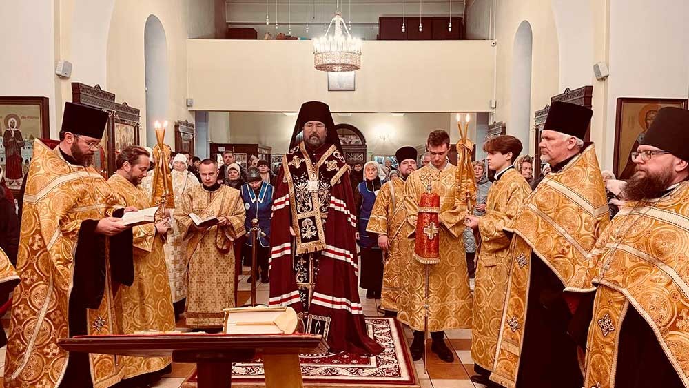 Епископ Серафим возглавил молебен на новолетие в Никольском кафедральном соборе г. Бобруйска